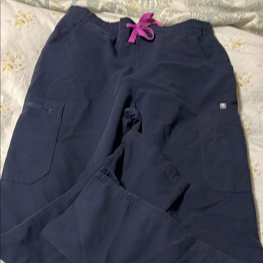 Figs charcoal skinny leg pant